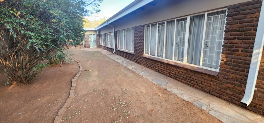 5 Bedroom Property for Sale in Erasmia Gauteng