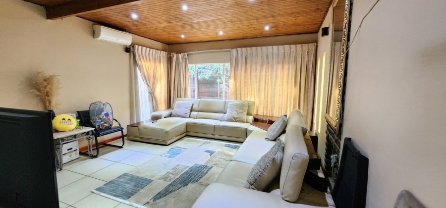 5 Bedroom Property for Sale in Erasmia Gauteng