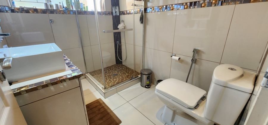 5 Bedroom Property for Sale in Erasmia Gauteng