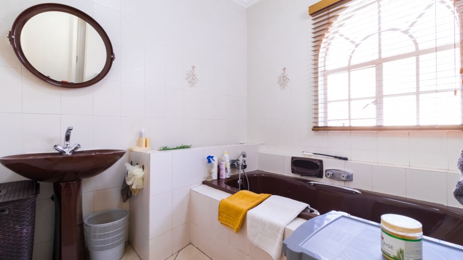 3 Bedroom Property for Sale in Van Riebeeck Park Gauteng
