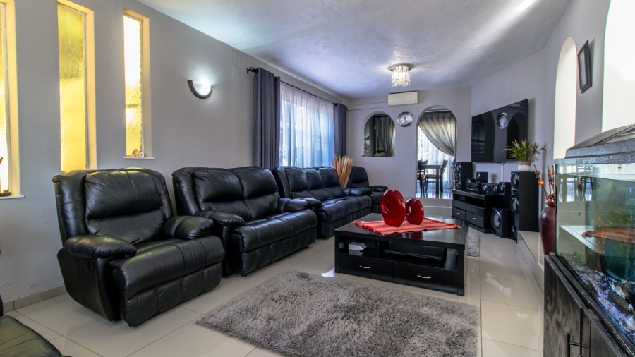 3 Bedroom Property for Sale in Suideroord Gauteng