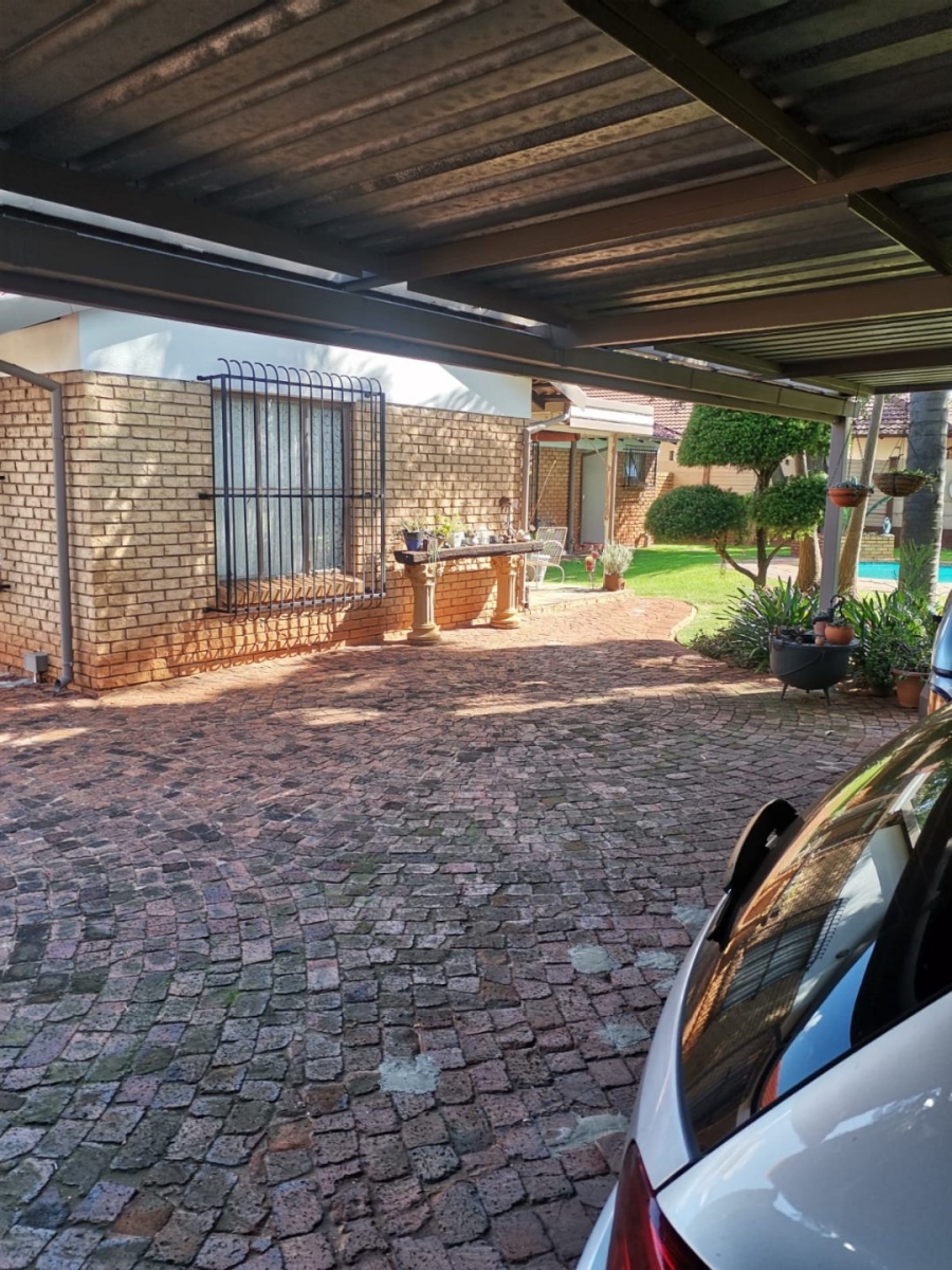 3 Bedroom Property for Sale in Hesteapark Gauteng