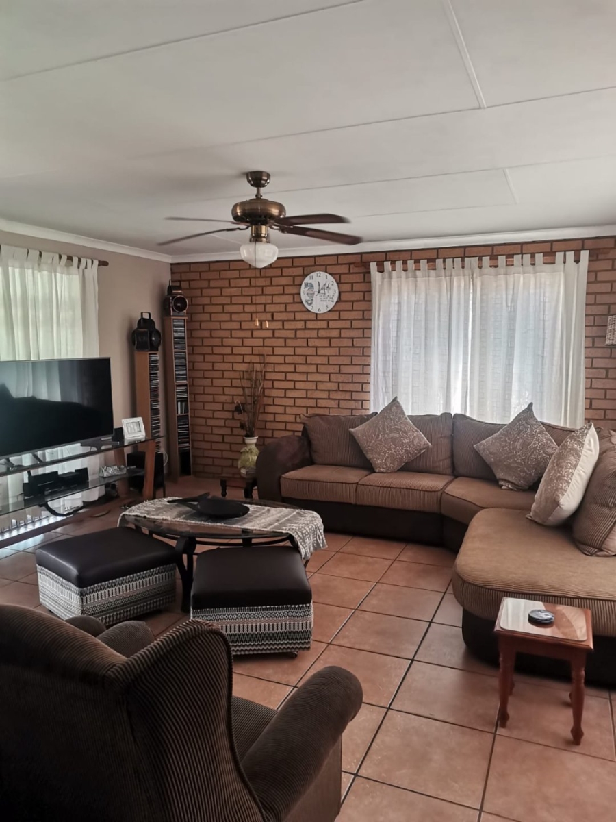 3 Bedroom Property for Sale in Hesteapark Gauteng