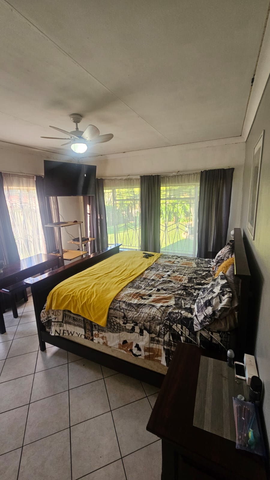 5 Bedroom Property for Sale in Mountain View Gauteng