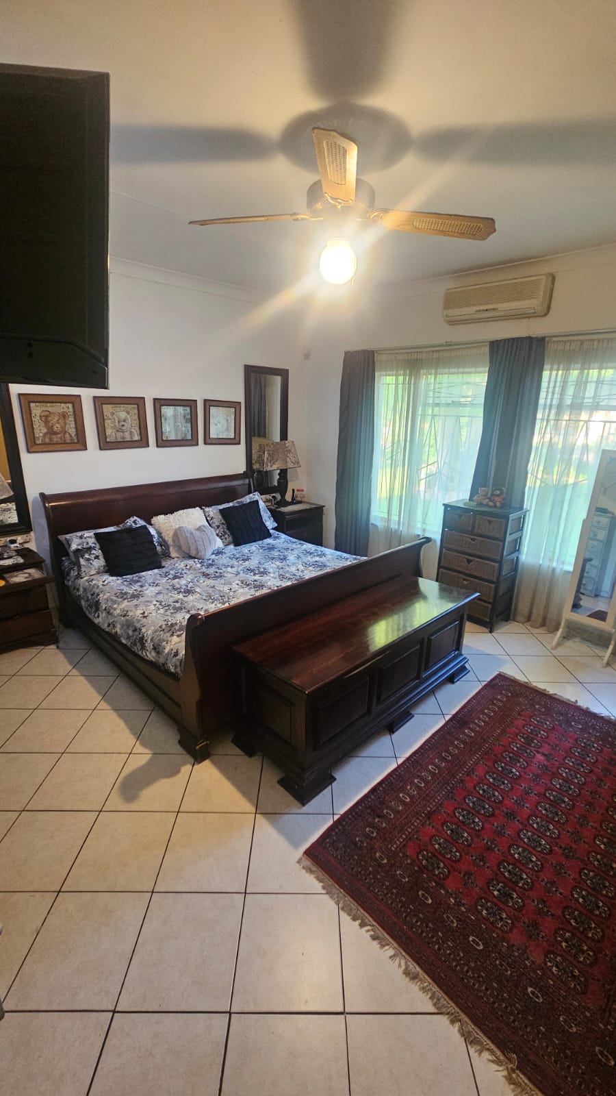 5 Bedroom Property for Sale in Mountain View Gauteng