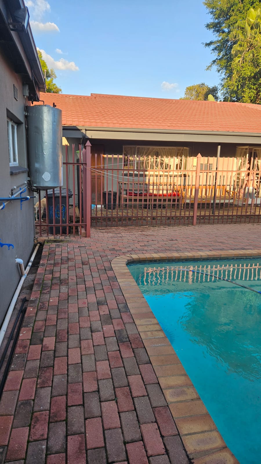 5 Bedroom Property for Sale in Mountain View Gauteng
