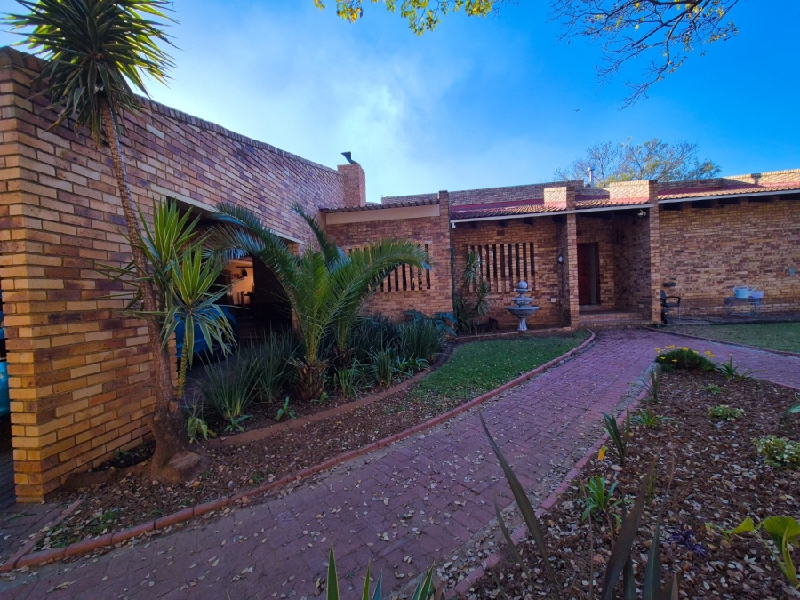 4 Bedroom Property for Sale in Vanderbijlpark SW 5 Gauteng