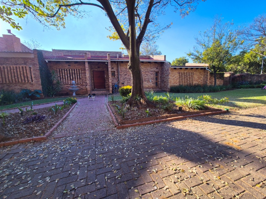 4 Bedroom Property for Sale in Vanderbijlpark SW 5 Gauteng