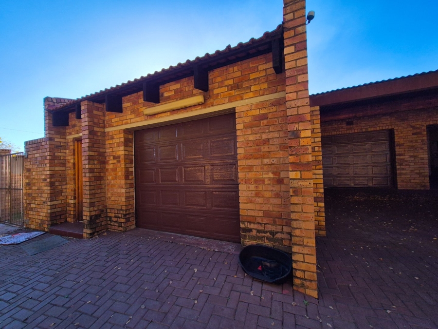 4 Bedroom Property for Sale in Vanderbijlpark SW 5 Gauteng