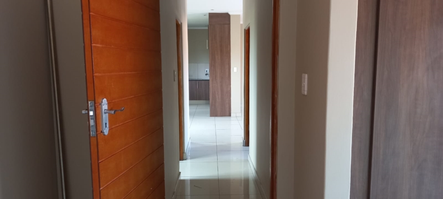 To Let 2 Bedroom Property for Rent in Crown Gardens Gauteng