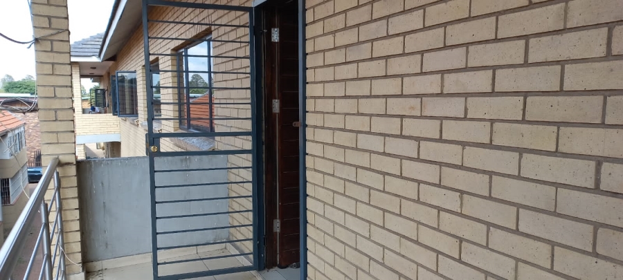 To Let 2 Bedroom Property for Rent in Crown Gardens Gauteng