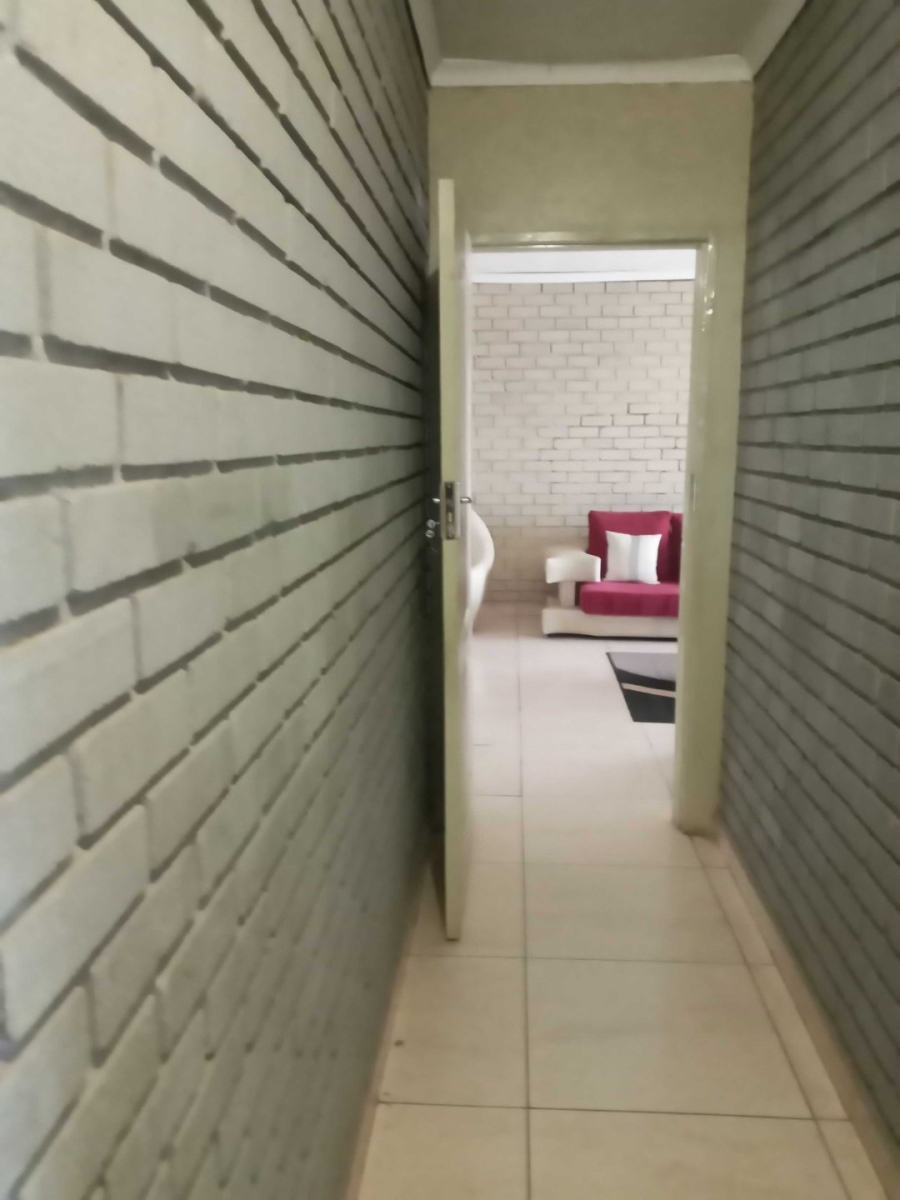 3 Bedroom Property for Sale in Nelsonia Gauteng