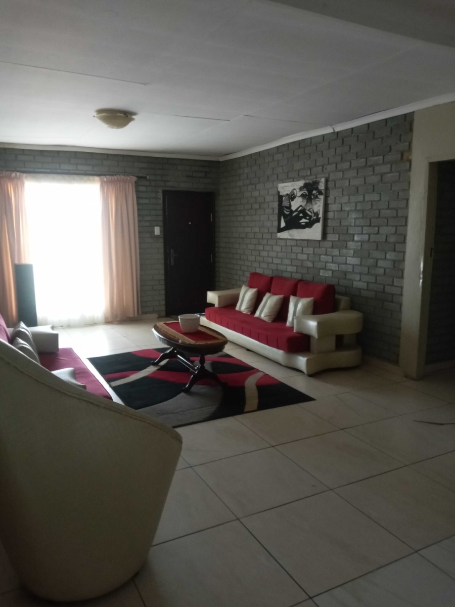 3 Bedroom Property for Sale in Nelsonia Gauteng