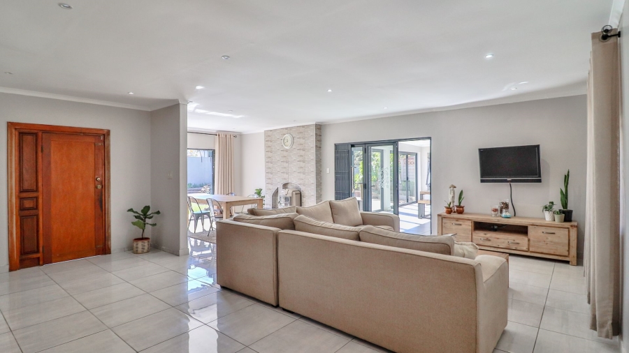 3 Bedroom Property for Sale in Highway Gardens Gauteng