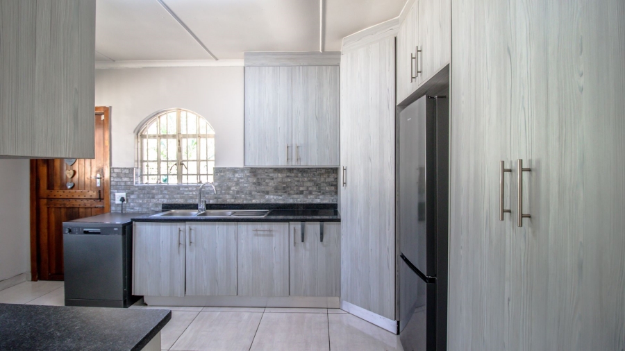 3 Bedroom Property for Sale in Highway Gardens Gauteng