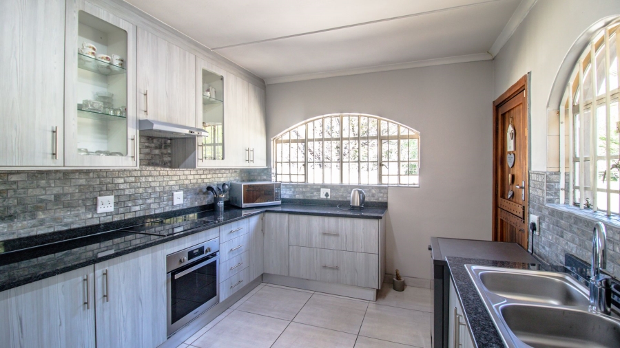 3 Bedroom Property for Sale in Highway Gardens Gauteng