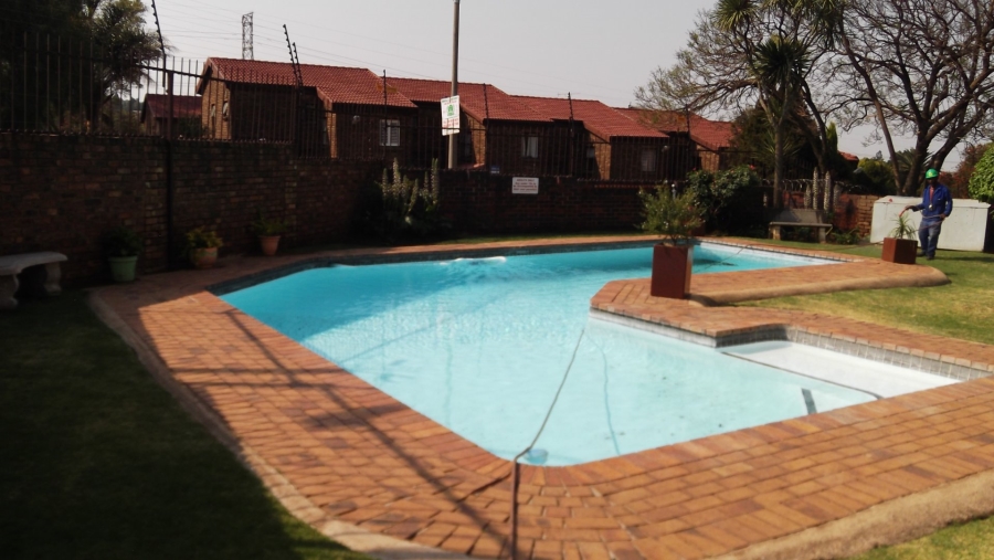 2 Bedroom Property for Sale in Northcliff Gauteng