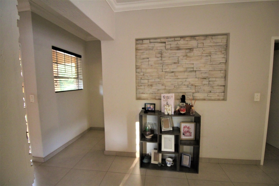 3 Bedroom Property for Sale in Honeydew Ridge Gauteng