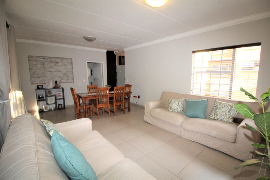 3 Bedroom Property for Sale in Honeydew Ridge Gauteng