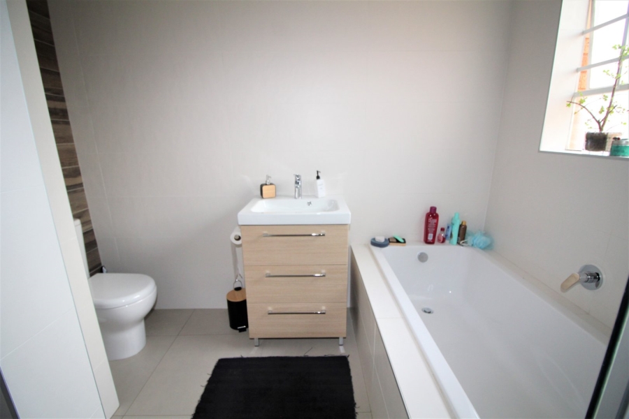 3 Bedroom Property for Sale in Honeydew Ridge Gauteng