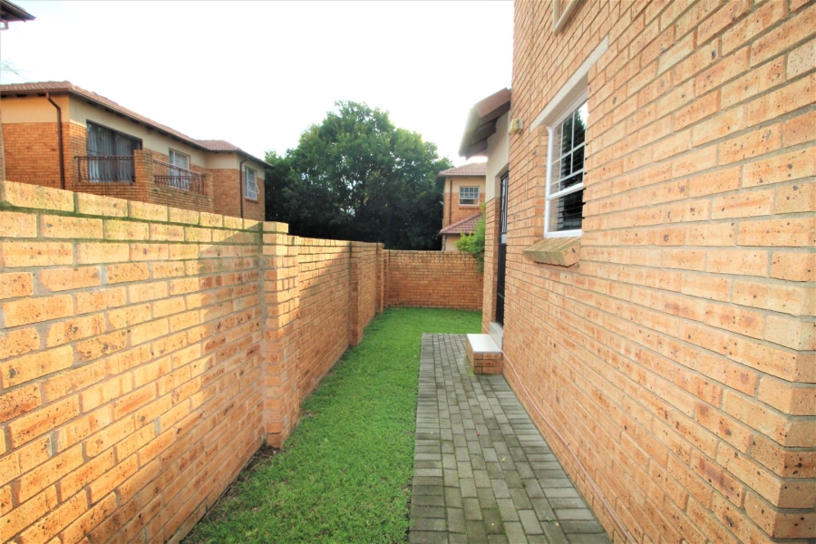 3 Bedroom Property for Sale in Honeydew Ridge Gauteng