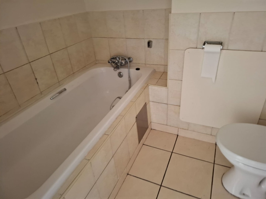 2 Bedroom Property for Sale in Zwartkop Gauteng