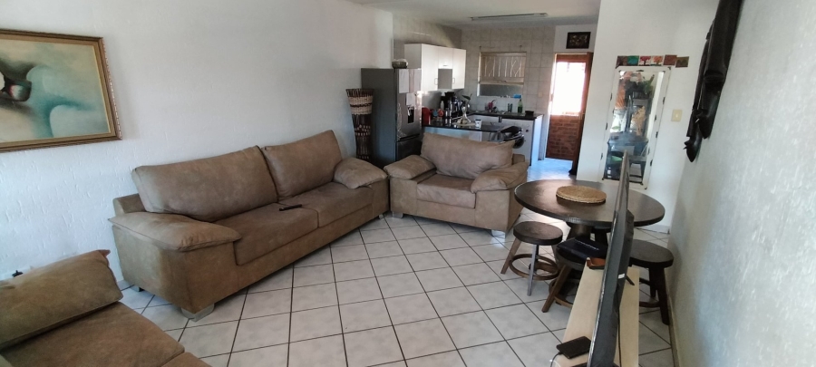 2 Bedroom Property for Sale in Buccleuch Gauteng