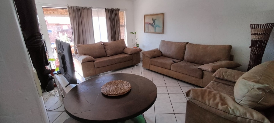 2 Bedroom Property for Sale in Buccleuch Gauteng