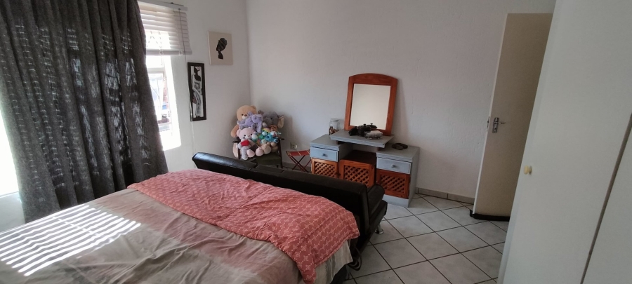 2 Bedroom Property for Sale in Buccleuch Gauteng