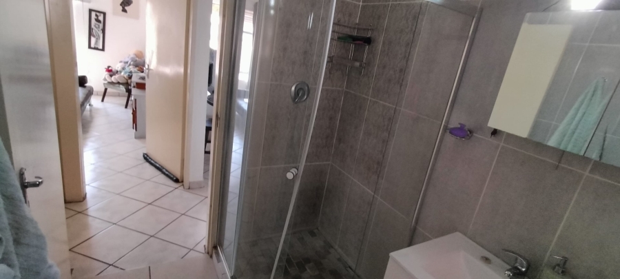 2 Bedroom Property for Sale in Buccleuch Gauteng