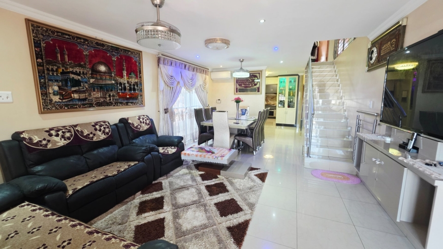 5 Bedroom Property for Sale in Laudium Gauteng
