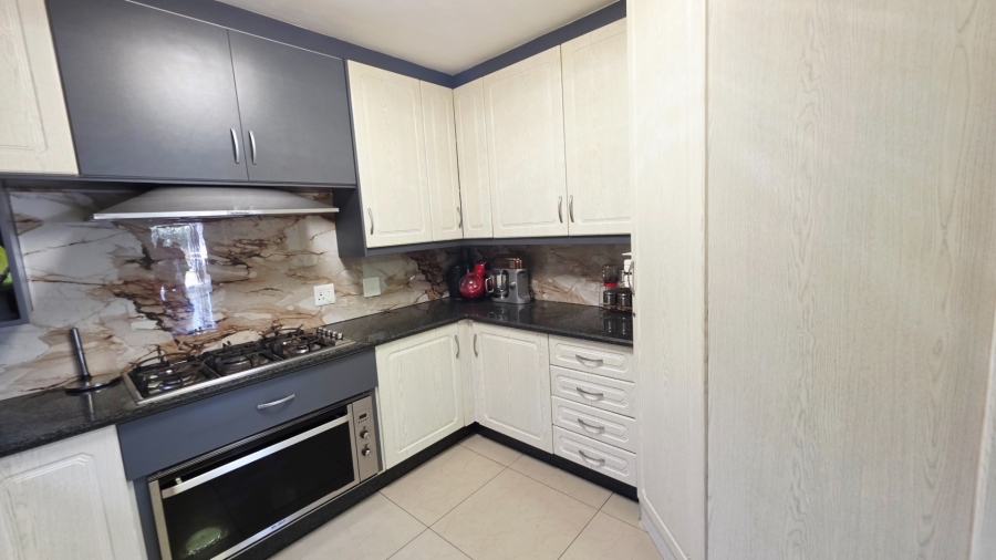 5 Bedroom Property for Sale in Laudium Gauteng