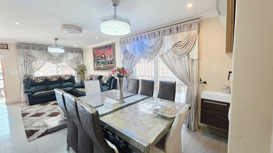 5 Bedroom Property for Sale in Laudium Gauteng