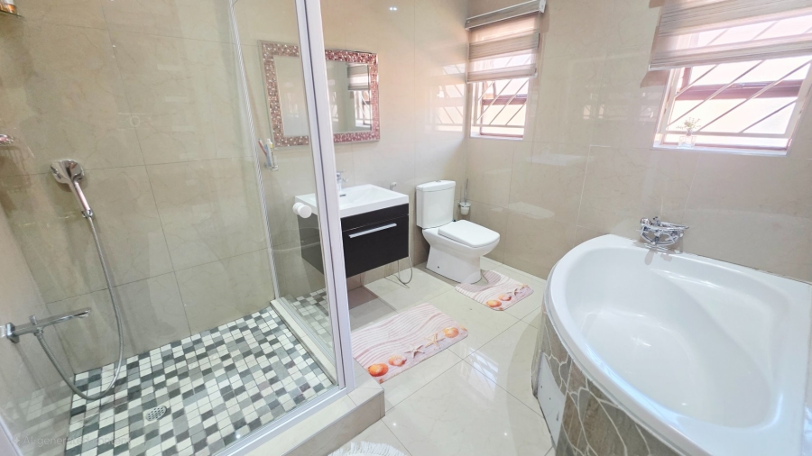 5 Bedroom Property for Sale in Laudium Gauteng