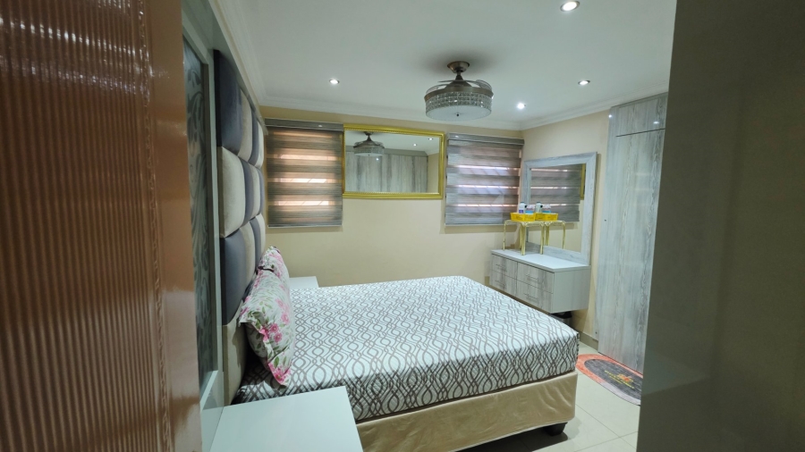 5 Bedroom Property for Sale in Laudium Gauteng