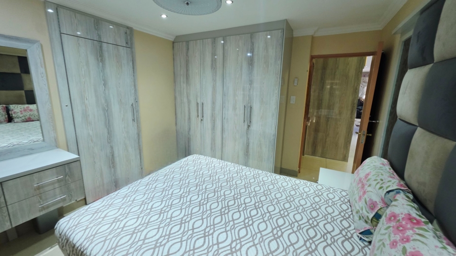 5 Bedroom Property for Sale in Laudium Gauteng