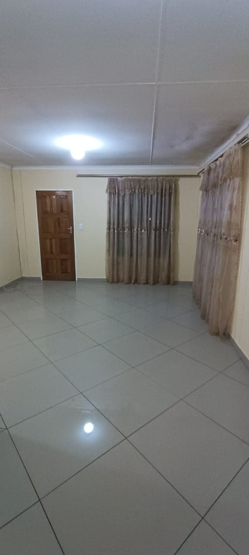 To Let 2 Bedroom Property for Rent in Mahube Valley Gauteng