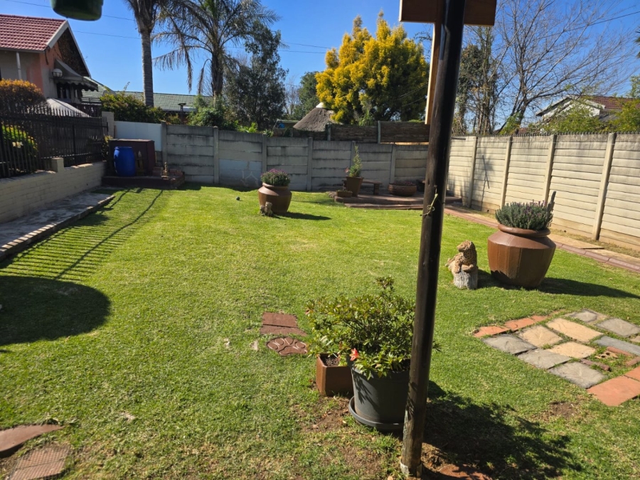 To Let 1 Bedroom Property for Rent in Primrose Gauteng