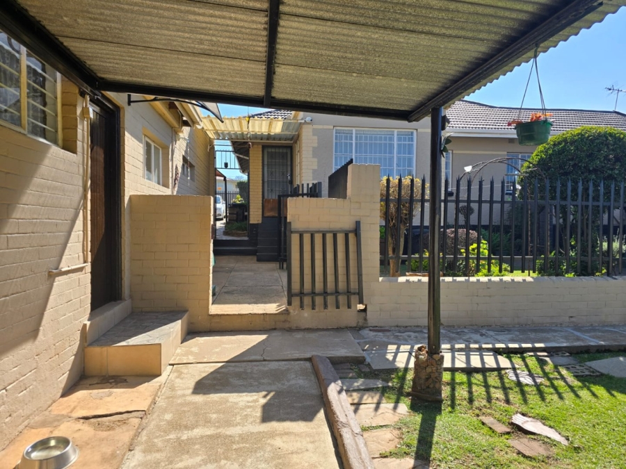 To Let 1 Bedroom Property for Rent in Primrose Gauteng