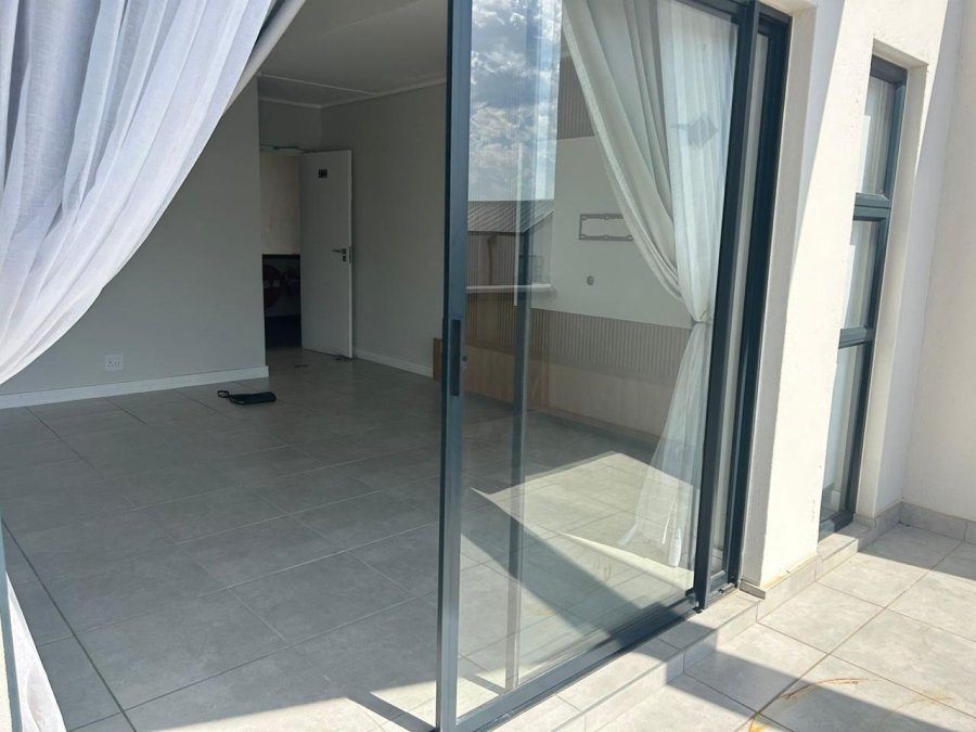To Let 2 Bedroom Property for Rent in Waterfall Heights Gauteng