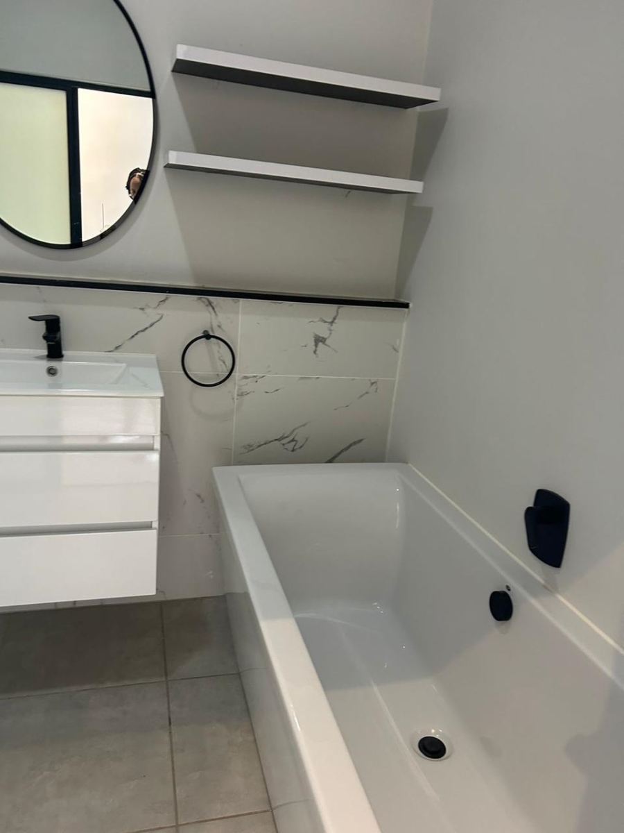 To Let 2 Bedroom Property for Rent in Waterfall Heights Gauteng