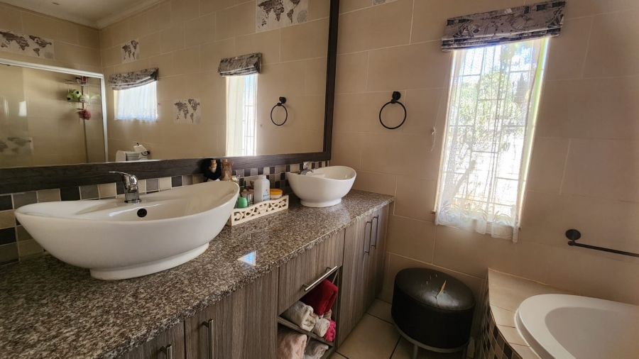 3 Bedroom Property for Sale in Pretoria North Gauteng