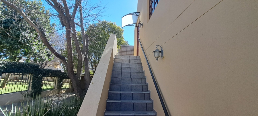 To Let 1 Bedroom Property for Rent in Kensington Gauteng