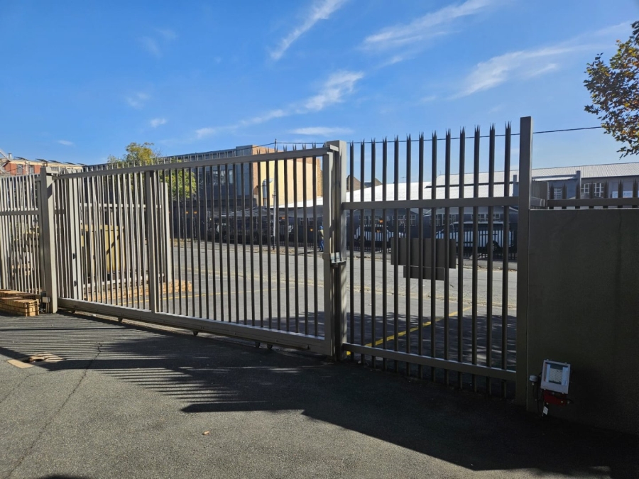  Bedroom Property for Sale in Robertsham Gauteng