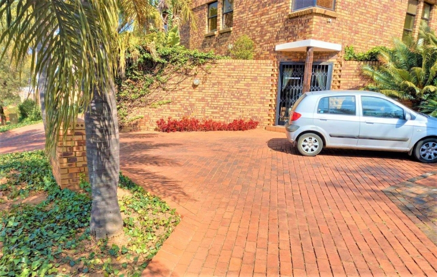 To Let 2 Bedroom Property for Rent in Waterkloof Ridge Gauteng