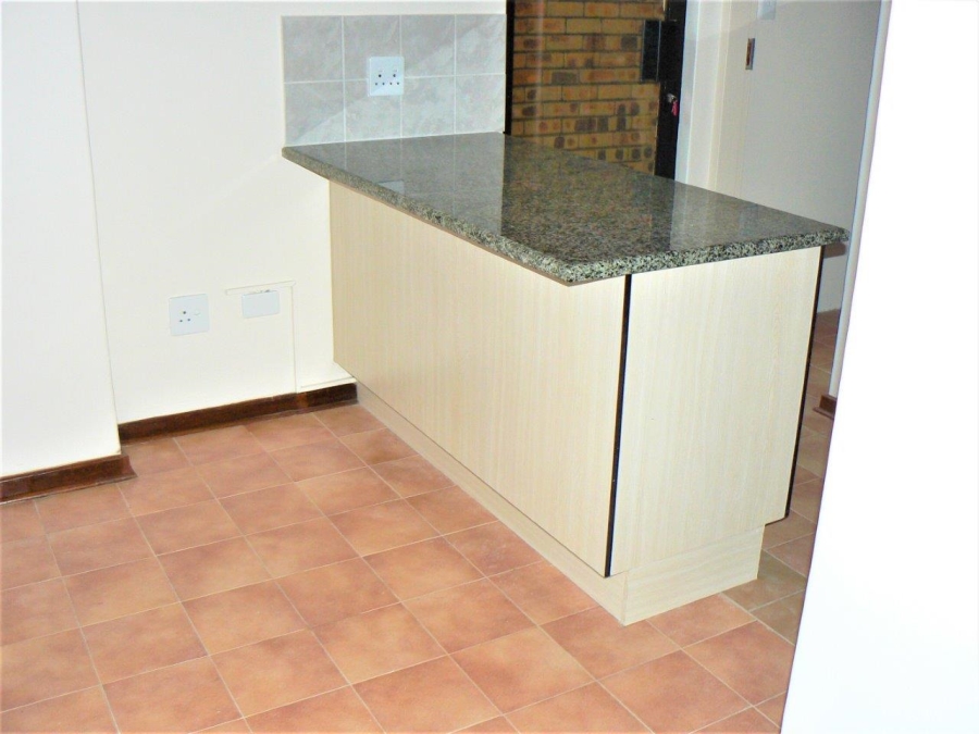 To Let 2 Bedroom Property for Rent in Waterkloof Ridge Gauteng
