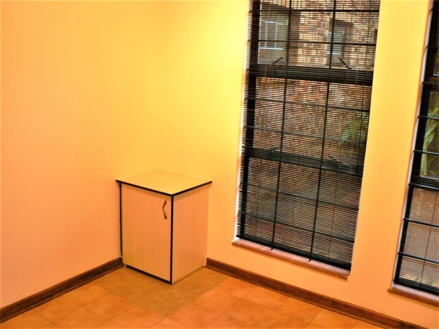 To Let 2 Bedroom Property for Rent in Waterkloof Ridge Gauteng