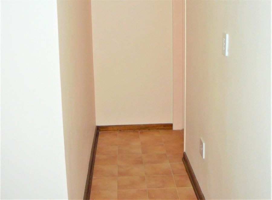 To Let 2 Bedroom Property for Rent in Waterkloof Ridge Gauteng