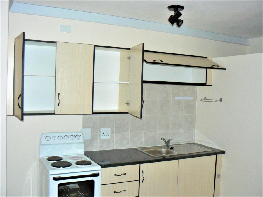 To Let 2 Bedroom Property for Rent in Waterkloof Ridge Gauteng