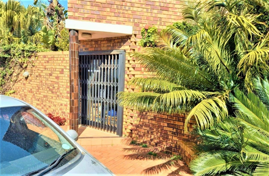 To Let 2 Bedroom Property for Rent in Waterkloof Ridge Gauteng